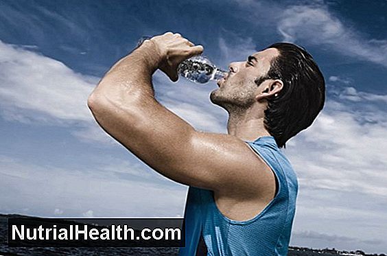 Kann Das Trinken Hoher Natriumdrinks Niedrige Natriumblutspiegel Verursachen?