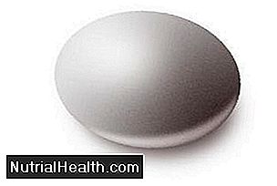 Một quả trứng trắng nấu chín chứa 17 calo.