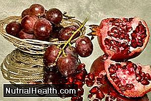 Granatapfelsaft ist nährstoffreicher als Traubensaft, aber beide bieten gesundheitliche Vorteile.