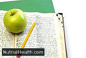 Æbler og anden frisk frugt giver et sundt boost af energi til studier.